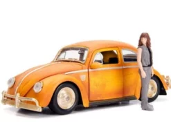 Volkswagen Beetle Weathered W/ Charlie Figurine, Bumblebee Jada Toys 30114 - 1/24 Scale Diecast Car