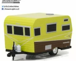 1958 Siesta Travel Trailer, Yellow W/ Brown - Greenlight 34030A - 1/64 Scale Diecast Model Toy Car