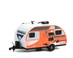 2016 Winnebago Winnie Drop Travel Trailer, Orange - Greenlight 34120D/48 - 1/64 Scale Diecast Car