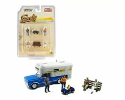 The Family Figure Set, Multi - American Diorama 76473MJ - 1/64 Scale Figurine - Diorama Accessory