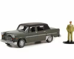 1982 Checker Marathon A12-E W/ Driver, Dark Gray - Greenlight 97130C - 1/64 Scale Diecast Car